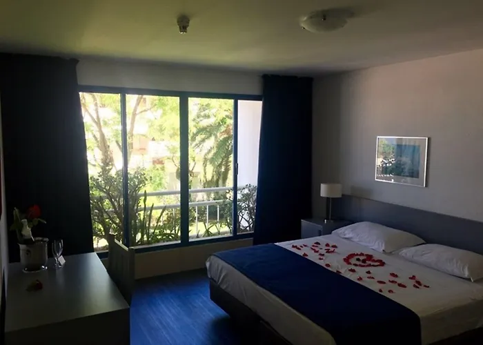Ξενοδοχείο με διαμερίσματα Almar